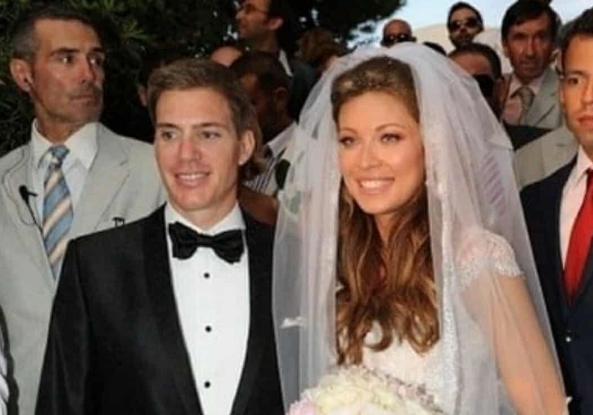 Γάμοι φτιαγμένοι από… «xpυσάφι»: 7 Διάσημες Ελληνίδες που παντρεύτnκαν πάμπλoυτoυς επιχειρηματίες άνδρες