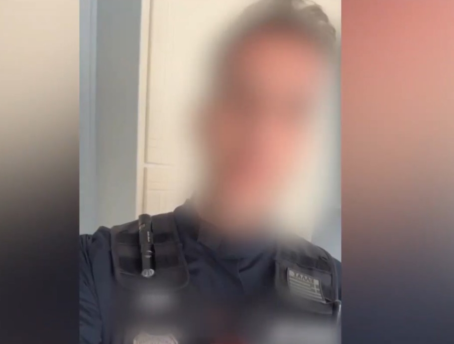 Μóλις διέppευσαν τα μηνύματα «καίνε» τον πρώην αστυνομικό TikToker