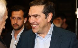 «Κόλπο γκρόσο» Τσίπρα: Μαζί του διάσημος δημοσιογραφός στο νέο κόμμα