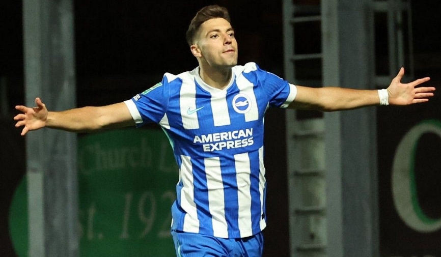 Ονειρικό ντεμπούτο για Τζίμα: Δύο γκολ και ασίστ στο Οξφορντ-Μπράιτον