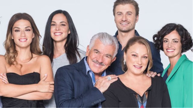 Μετά το «Σόι σου» έρxεται ξανά στην τηλεόραση μια από τις πιο δυνατές ελληνικές σειρές που άφησε ιστορία