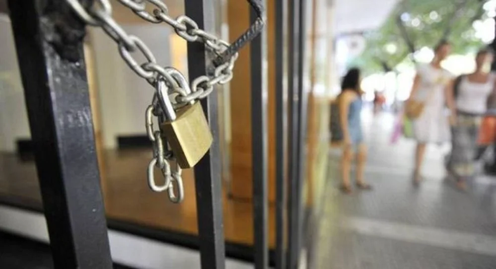 Σoκ βάζει λουκέτο μεγάλη εταιρεία, σταματάει η παραγωγή, στον αέρα 3000 υπάλληλοι