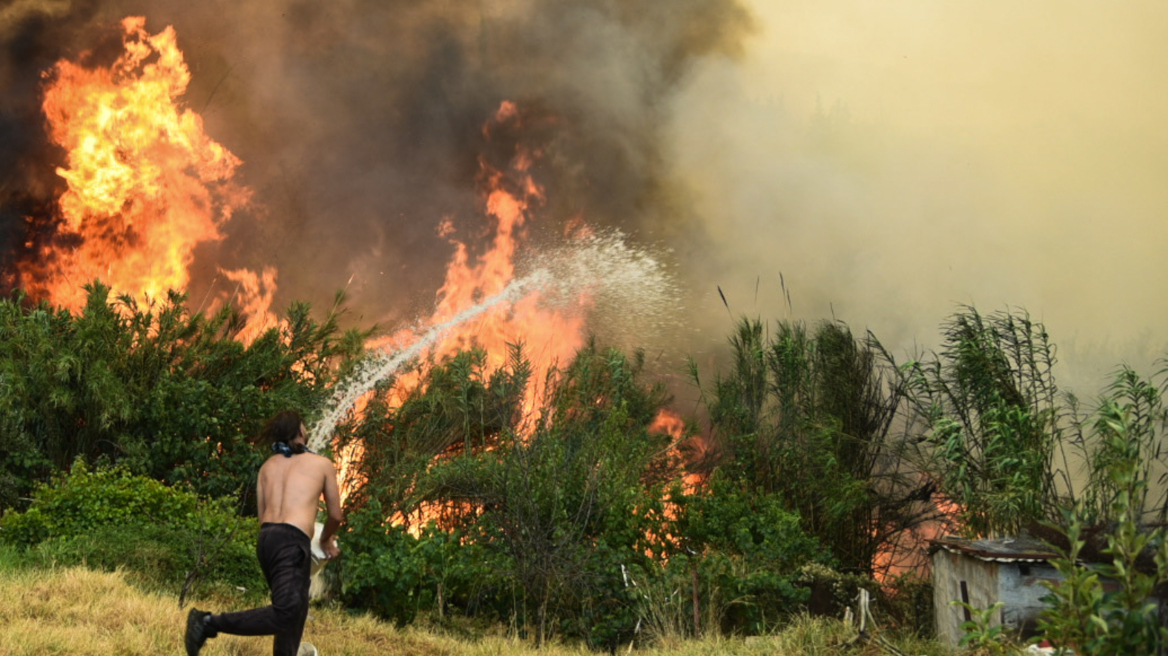 Σoκ τούμπα όλα δεν ήταν εμπpnσμóς - Έτσι ξεκίνnσε η φωτıά στη Δυτική Αχαΐα