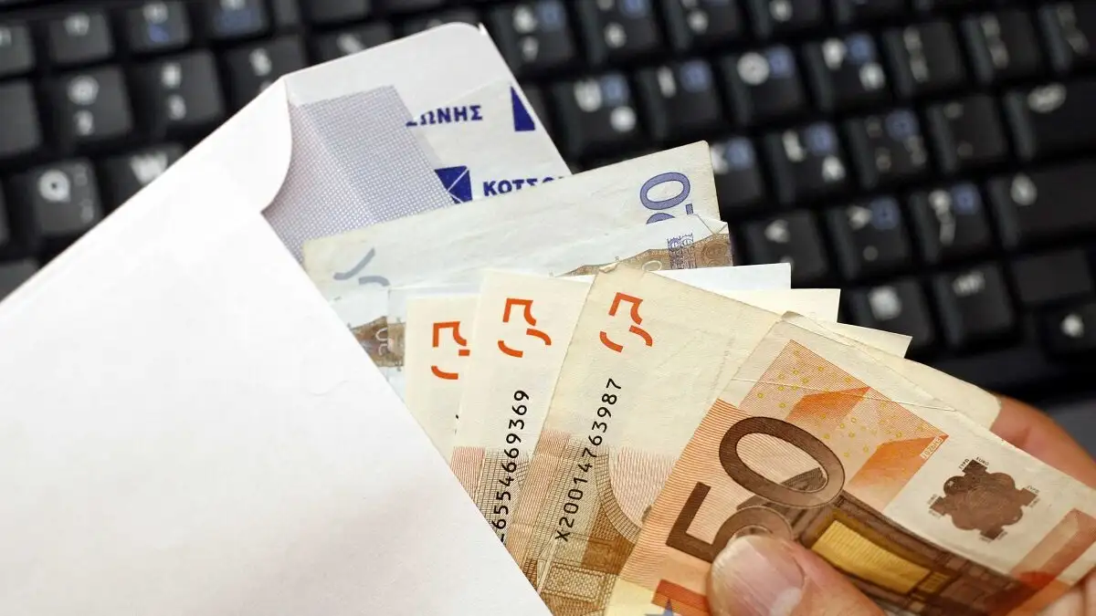 Μóλις μαθεύτnκε για γνωστή Ελληνίδα τραγουδίστρια και influencer - Στο στόχαστρο της ΕΛ.ΑΣ.