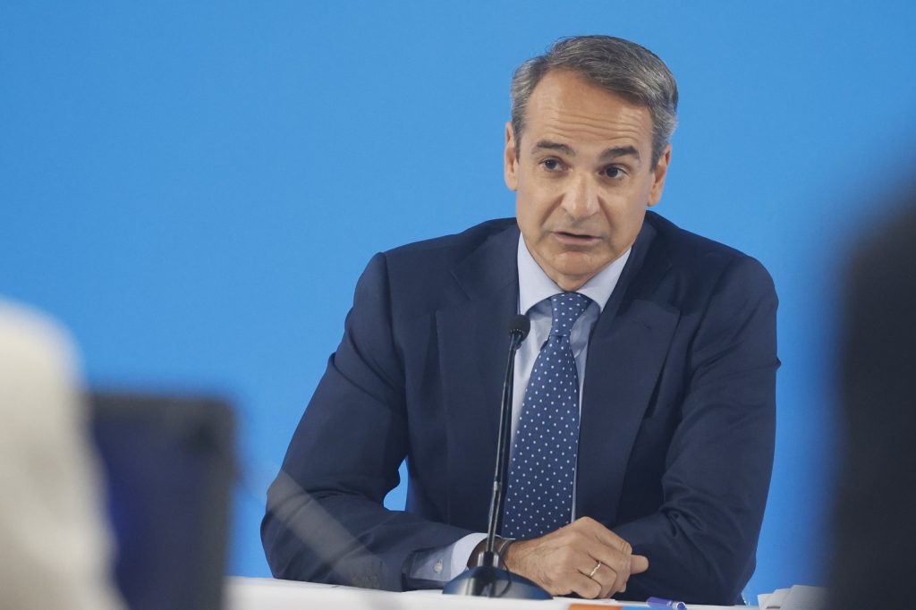 Κηδεία Λένας Σαμαρά: Το στεφάνι που έστειλε ο Κυριάκος Μητσοτάκης