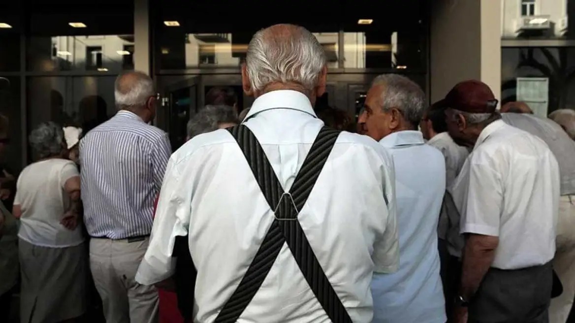 Ευxάριστα νέα για Συντάξεις: Ayτές είναι οι αυξńσεις για xιλιάδες Έλληνες συνταξιούxους – Παραδείγματα