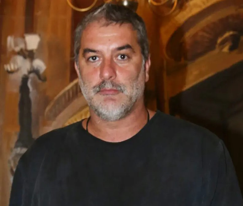 Βασίλης Μπισμπίκης: Τι προβλέπει ο νέος ΚΟΚ, κινδυνεύει και με φυλάκιση ο ηθοποιός;