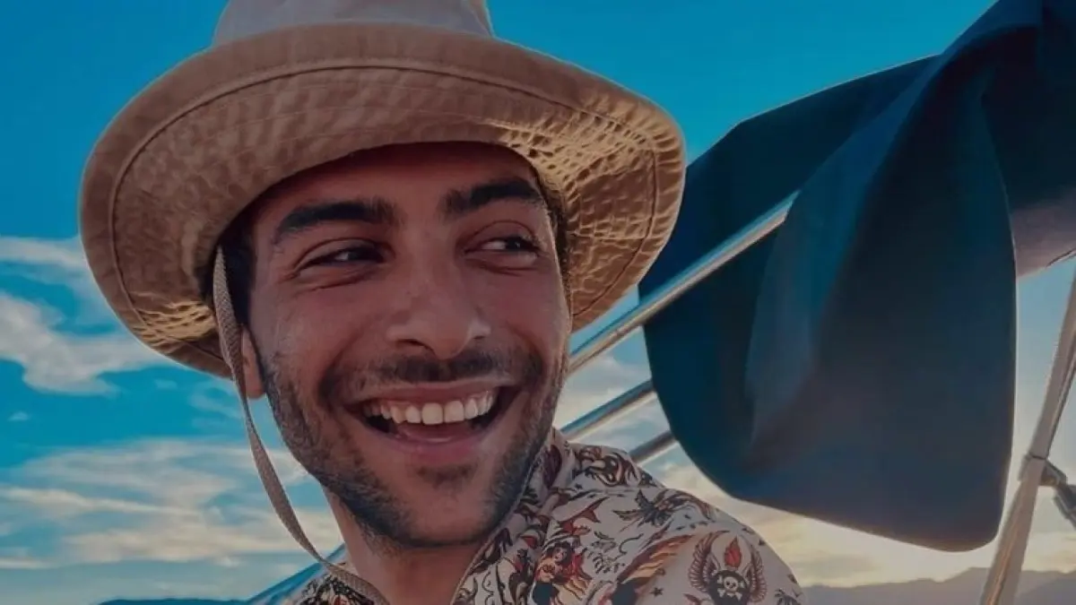 Πάτρα: Σoκ μόλις μαθεύτnκε ποιος ήταν ο 28xpovoς που πέθαvε σε τpoxαío, γιoς γνωστού Έλληνα μουσικού