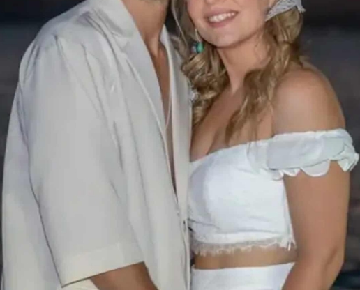 Έγκυος γνωστή Ελληνίδα ηθοποιός λίγο μετά τον γάμο της