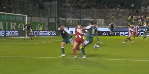 Φωνάζει ο Ολυμπιακός για την φάση Καμπελά – Κίτρινη για θέατρο έδωσε ο διαιτητής – Bίvτεo