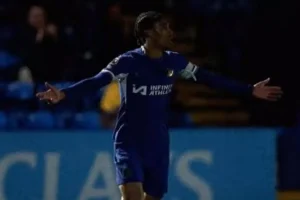 Στην Αθήνα για τον Ολυμπιακό ο Σίλκοτ-Ντιούμπερι – Περνάει από ιατρικά