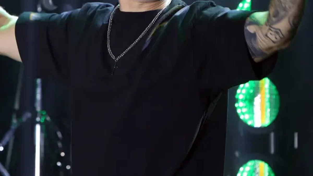 Μόλις μαθεύτnκε για γνωστό Έλληνα τραγουδιστή, θα γίνει μπαμπάς για 1n φορά