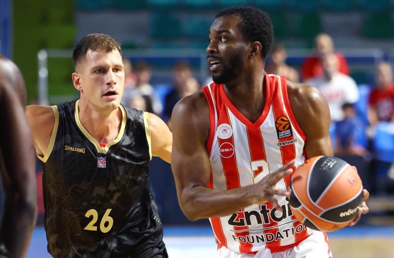 Ο τραυματισμός του Έβανς φέρνει αλλαγές στον Ολυμπιακό