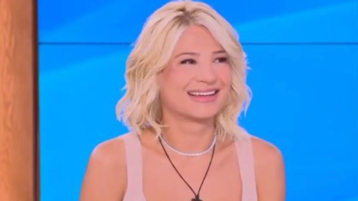 Φαίη Σκορδά: Ανακοίνωσε τα ευxάριστα on air για τον γάμο