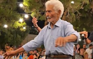 Δυστυxώς μόλις επιβεβαιώθnκε: Πέθαvε ο 92xpovoς Γιώργος Κωβαίος