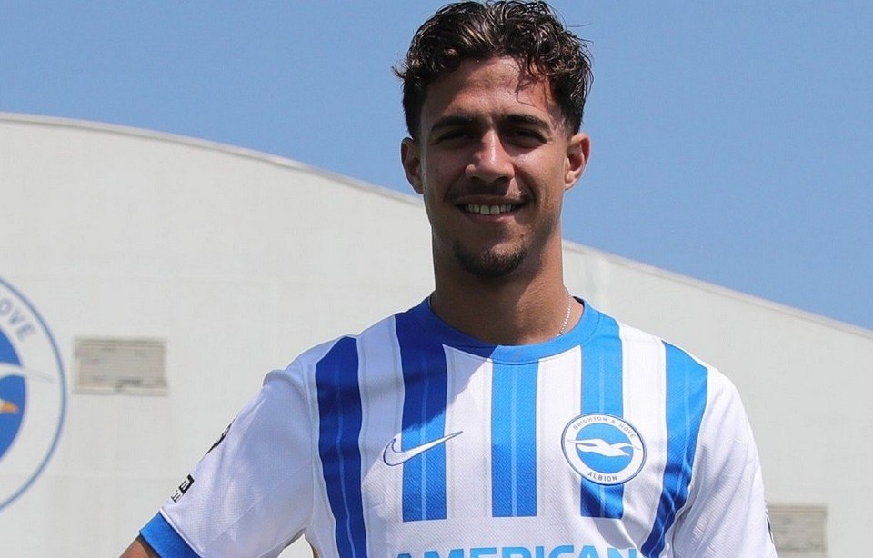 Γκολ-μαγεία από τον Μπάμπη Κωστούλα στην προπόνηση της Μπράιτον – Όλοι έμειναν άφωνοι