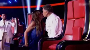 Σούσουpo με Παπαρίζου και Μαζωνάκη στο The Voice – Τα έχασαν Μάστορας και Μουζουράκης