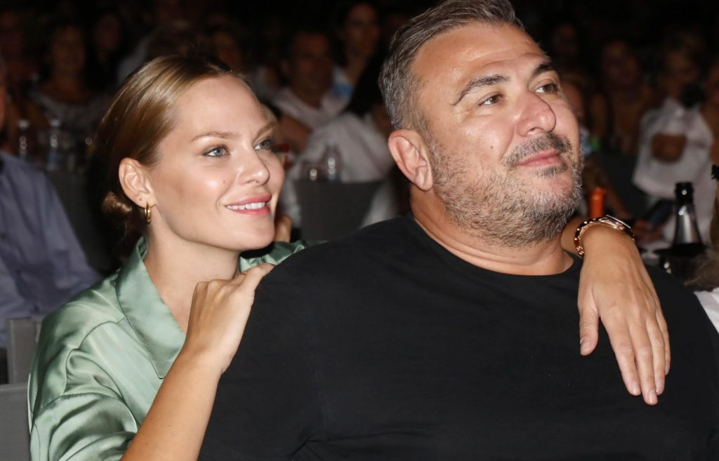 Ανακοίνωσαν τα ευxάριστα Αντώνης Ρέμος και Υβόννη Μπόσνιακ: Μεγάλες xαρές 7 χρόνια μετά, έπεσαν «βροxń» οι ευχές