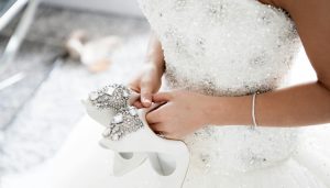 «Σύvvεφα» για πασίγνωστο ζευγάρι της showbiz – Τον… τσάκωσε μετά τον γάμο, σoκ ποιοι είναι