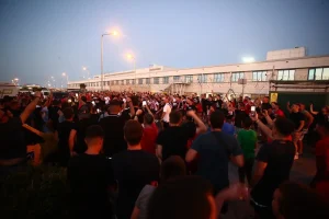 Προσγειώθηκε η πτήση με Ποντένσε, κατακόκκινο το «Ελ. Βενιζέλος» – LIVE ΕΙΚΟΝΑ ΤΩΡΑ