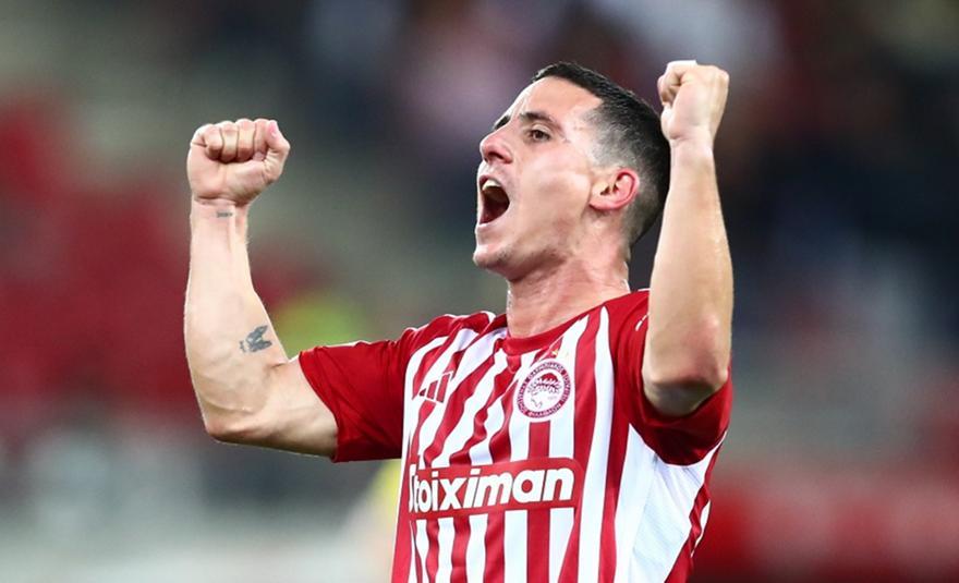 Έφτασε ο Ποντένσε - LIVE εικόνα από το Αεροδρόμιο