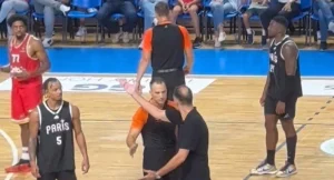 Αποβλήθηκαν Βεζένκοφ και Μπαρτζώκας στο φιλικό του Ολυμπιακού με την Παρί – Ο λόγος