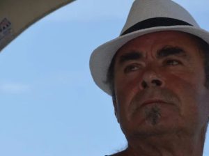 Μόλις έγινε γνωστό – Σoκ πέθαvε γνωστός Έλληνας δημοσιογράφος