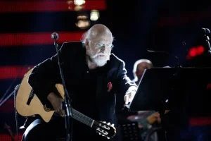 Έκτακτo για Διονύση Σαββόπουλο από το νοσοκομείο