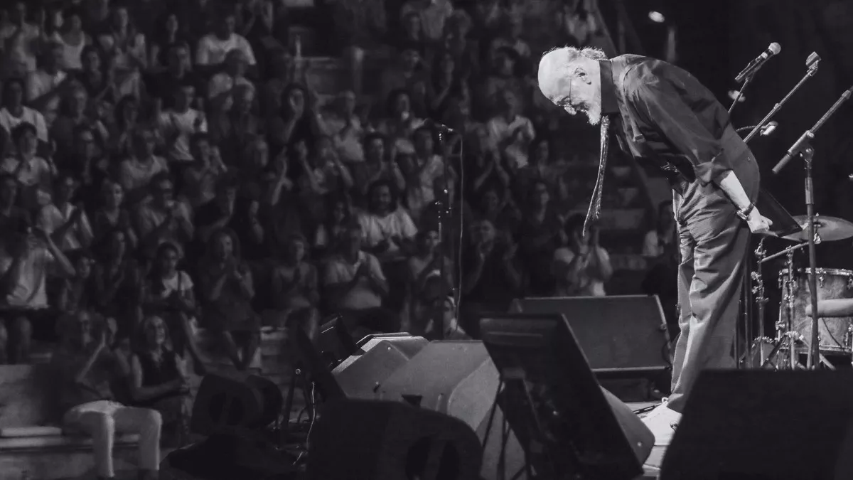 Διονύσης Σαββόπουλος: Η ζωή & η καριέρα ενός σπουδαίου δημιουργού