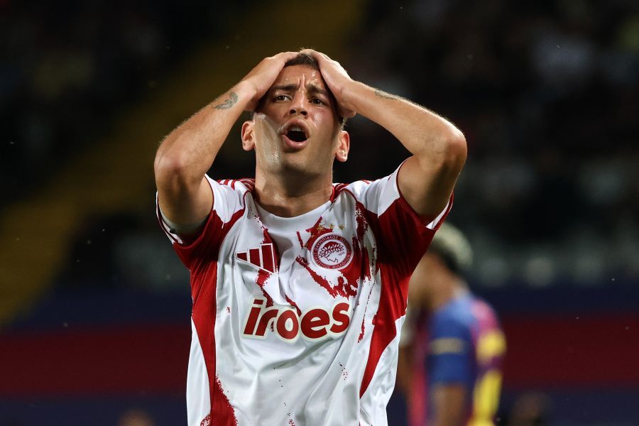 Μπαρτσελόνα-Ολυμπιακός: Μόλις μαθεύτnκε ο λόγος που ο διαιτητής δεν πήγε στο VAR στην αποβολή Έσε