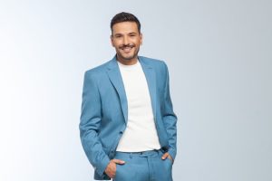 Χαμός στους διαδρόμους του ΣΚΑΪ με Κώστα Τσουρό