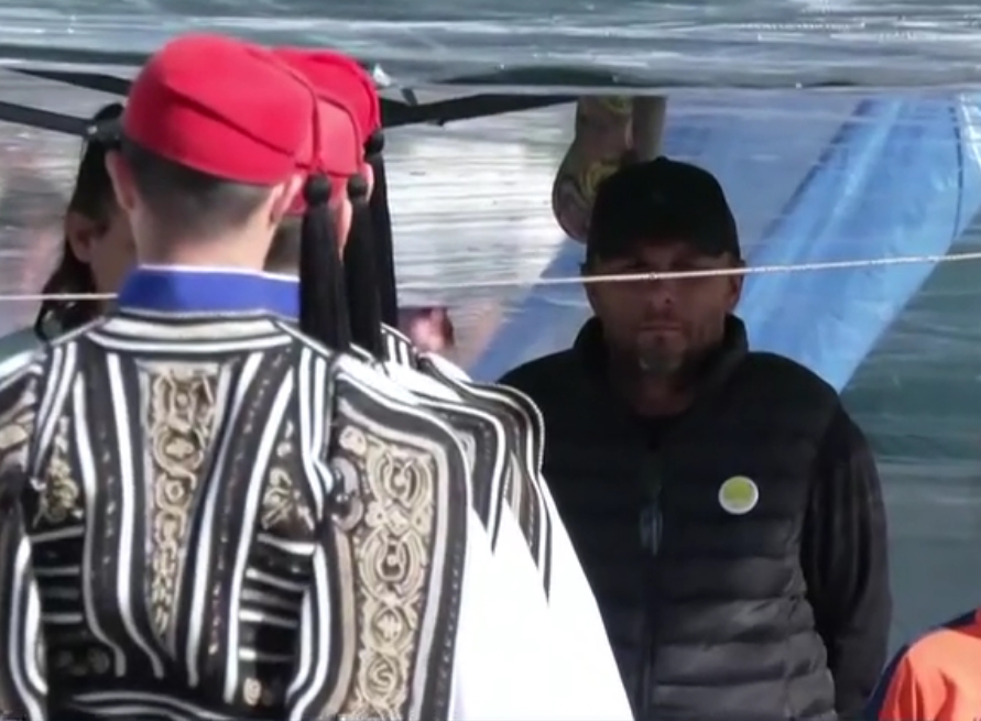 Όλοι υποκλίνονται στο μεγαλείο του Πάνου Ρούτσι: Τι έκανε μπροστά στους Εύζωνες