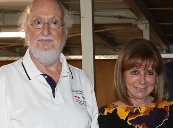 Μόλις το αποκάλυψε η Κατερίνα Σακελλαροπούλου για τον Σαββόπουλο: «Τον είδα χθες, λίγο πριν πεθάνει και...»