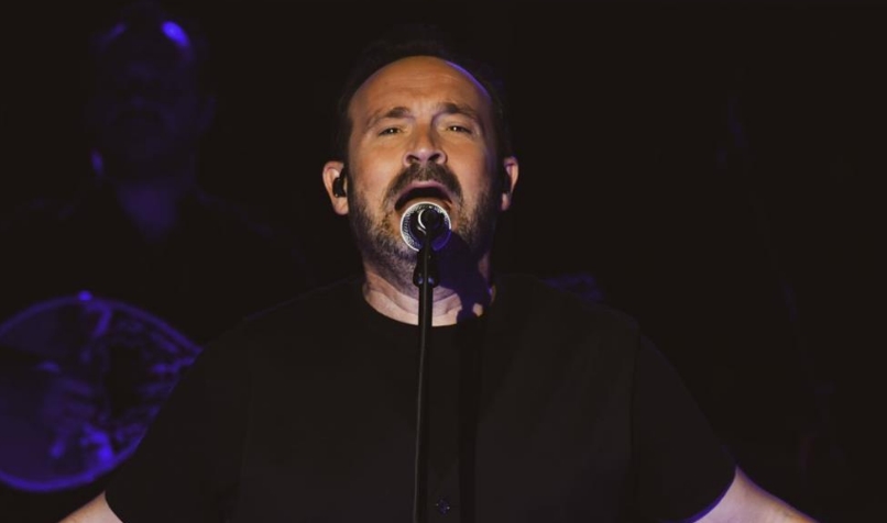 Δύσκολες στιγμές για τον τραγουδιστή, Κώστα Μακεδόνα