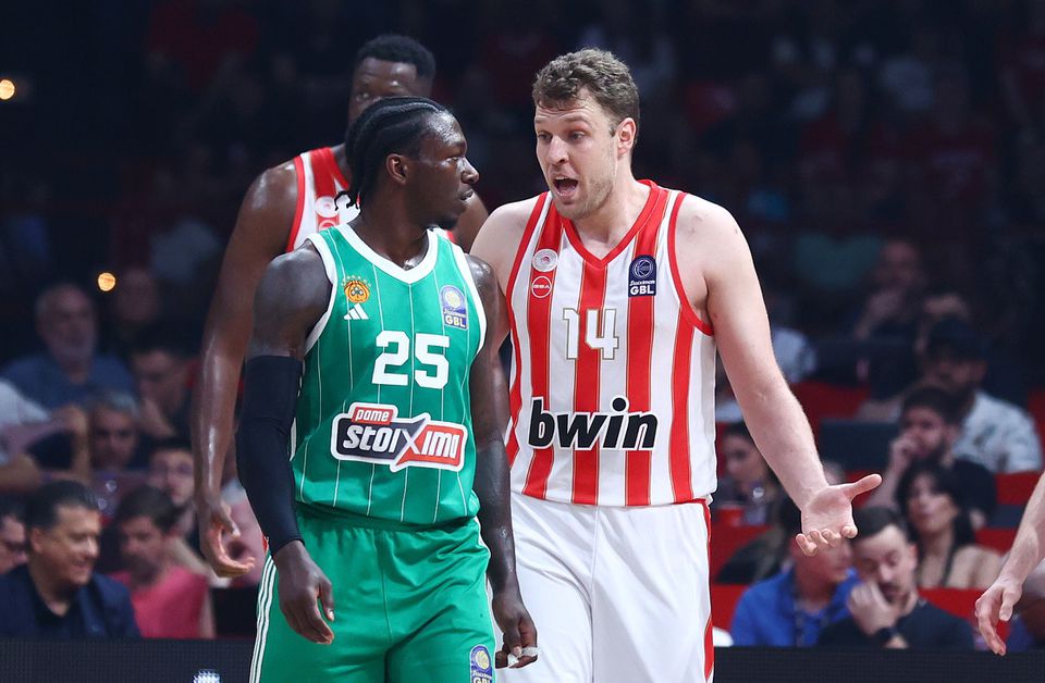 Ανάρτηση που θα συζητηθεί από Ναν για Βεζένκοφ - Τι έγραψε στο Twitter