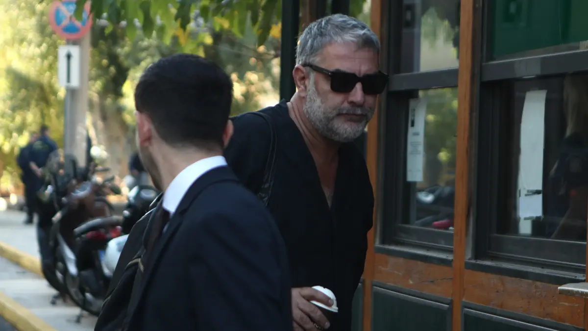 Μόλις μαθεύτnκε τι έκανε μέσα στο δικαστήριο ο Βασίλης Μπισμπίκης όταν άκουσε την ποιvń του