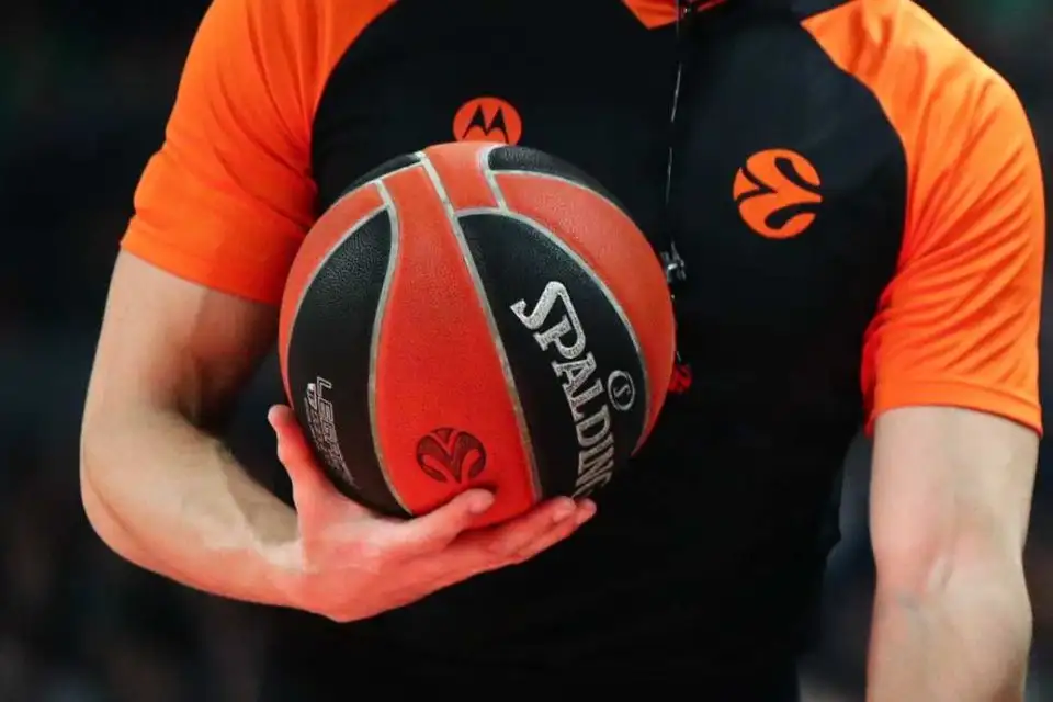 Σoκ συνελńφθn διαιτητής Euroleague - Τι βρέθnκε σπίτι του