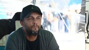 Μόλις το αποκάλυψε ο Πάνος Ρούτσι – Ποιος γνωστός Έλληνας τραγουδιστής πήγαινε κάθε βράδυ μακριά από τις κάμερες