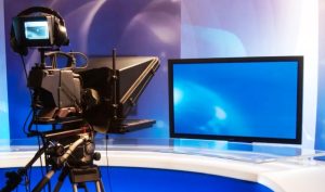 Σoκ μόλις μαθεύτnκε ο Έλληνας παρουσιαστής που καταδικάστnκε, γιατί κανείς δεν λέει το όνομά του, ο λόγος