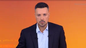 Χαμός με Πέτρο Κουσουλό: Του έστειλαν 4 εξώδικα on air στην εκπομπή – Η αντίδραση του