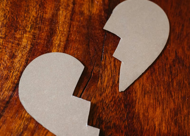 Διαζύγιο «βóμβα» για γνωστό Έλληνα υπουργό – Η σύζυγός του υπέβαλε αίτηση μετά από επαναλαμβανόμενες απ...