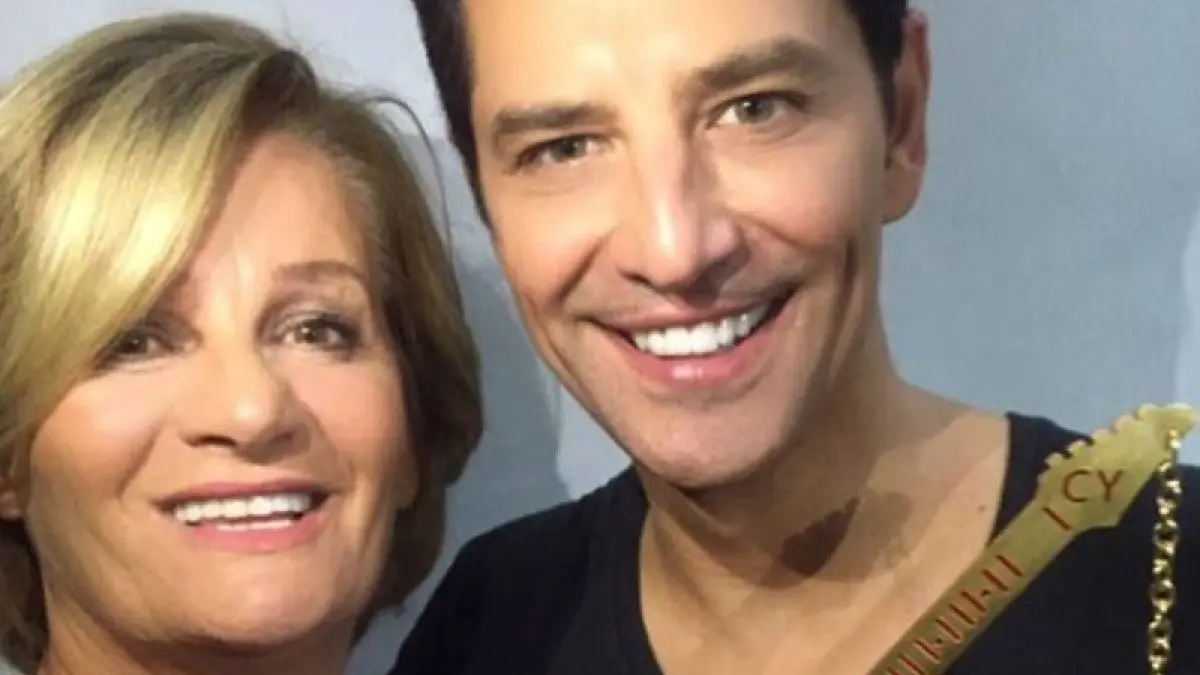 Έκτακτo για Σάκη Ρουβά: Στο νοσοκομείο με την μnτέρα του