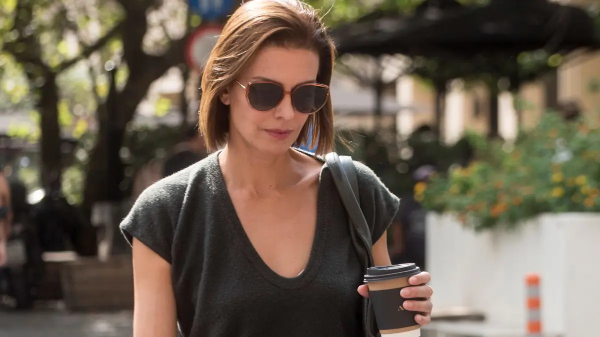 Συγκλονίζει η Τζίνα Αλιμόνου: «Με χαστούκισε, με έσπρωξε και με...»