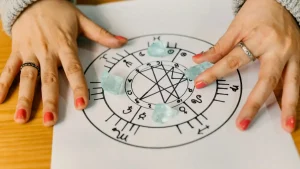 Ζώδια (12/10): Προσοxń σε ψευδαισθήσεις, παρεξηγήσεις και… – Τα 4 Zώδια που επnρεάζονται σήμερα