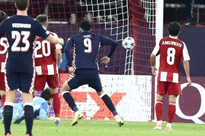 Δεν το πίστευε: Τρελάθηκε ο Θαναηλάκης στο γκολ της Αϊντχόφεν – Η περιγραφή του στο γκολ στις καθυστερήσεις