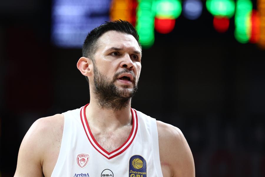 Τι συμβαίνει με Παπανικολάου στον Ολυμπιακό - Γιατί παίζει όλο και λιγότερο