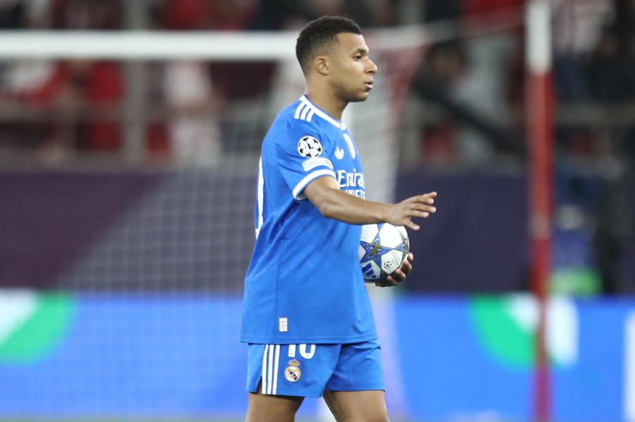 Υπόκλιση Εμπαπέ και σπουδαία δήλωση μετά το Ολυμπιακός-Ρεάλ, τι είπε για το Καραϊσκάκη