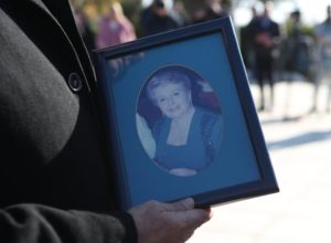 Μνημόσυνο Βέφας Αλεξιάδου: Δεν ήταν εκεί ούτε οι εγγονές της – Οι πρώτες φωτoγραφίες