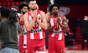 Δεν τελειώνουν τα προβλήματα στον Ολυμπιακό – Αυτός μένει εκτός με Παρί