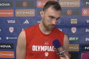 Τα είπε όλα απαρηγόρητος ο Μιλουτίνοβ για τον τραuματισμό Έβανς μετά το Ολυμπιακός-Ζαλγκίρις